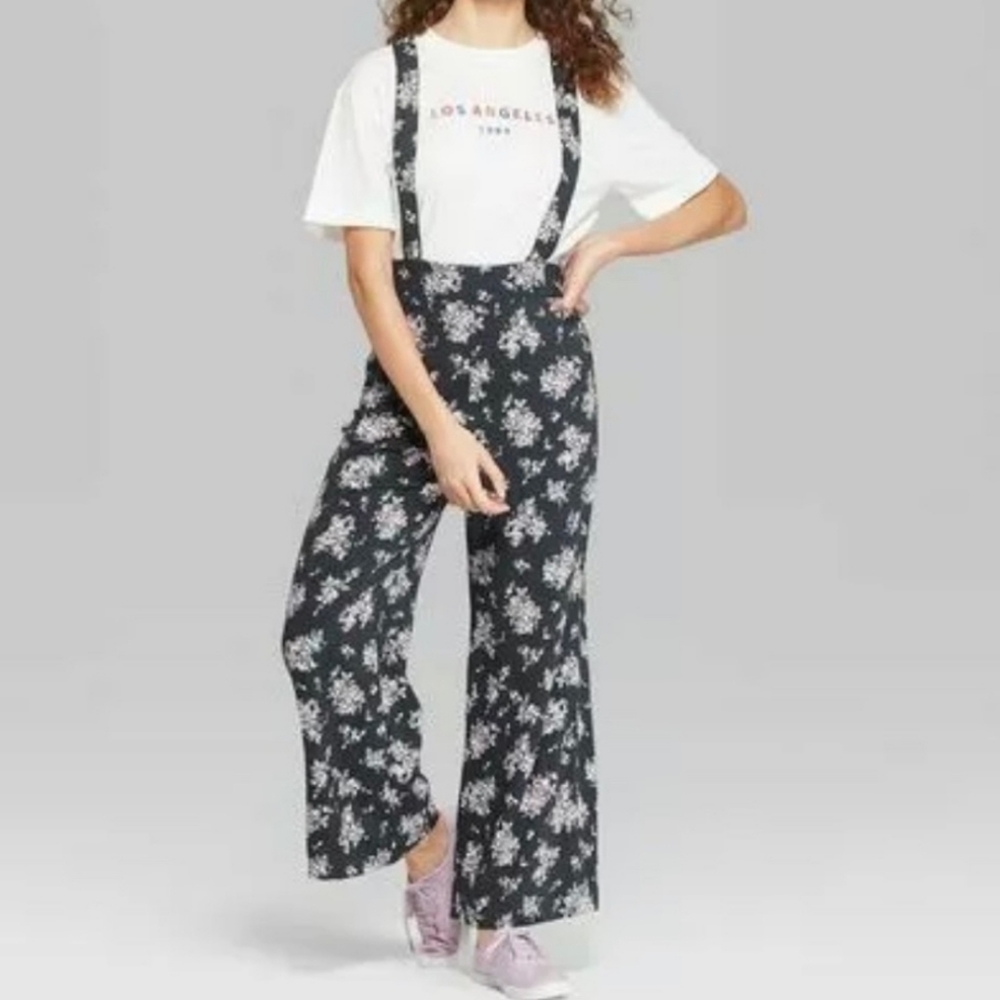 Wild Fable | High waisted pants & cute suspenders